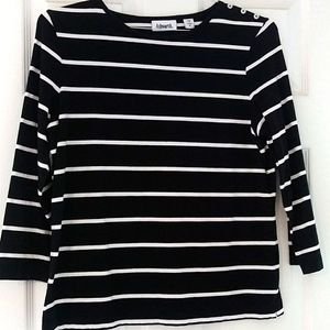 Stripped top with adorable shoulder buttons